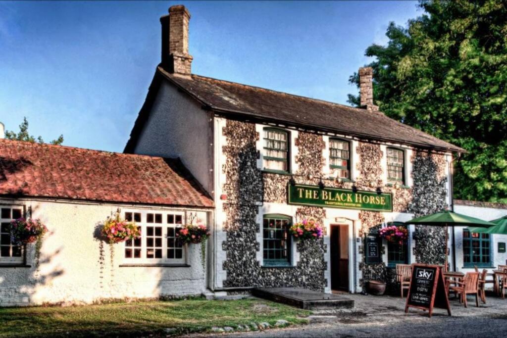 Entire Thatched Cottage Melbourn Exterior foto