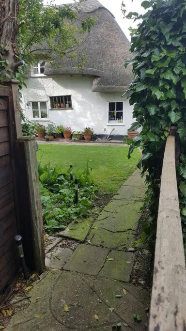 Entire Thatched Cottage Melbourn Exterior foto